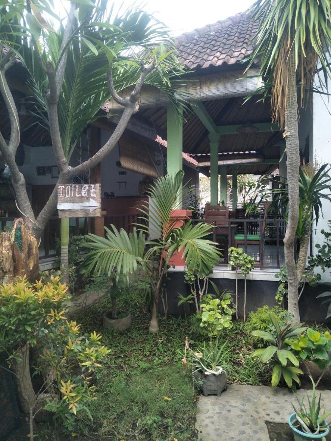 Beten Enjung Home Stay&Waroeng Amed Eksteriør billede