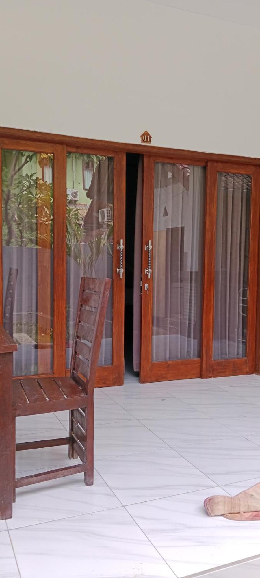Beten Enjung Home Stay&Waroeng Amed Eksteriør billede