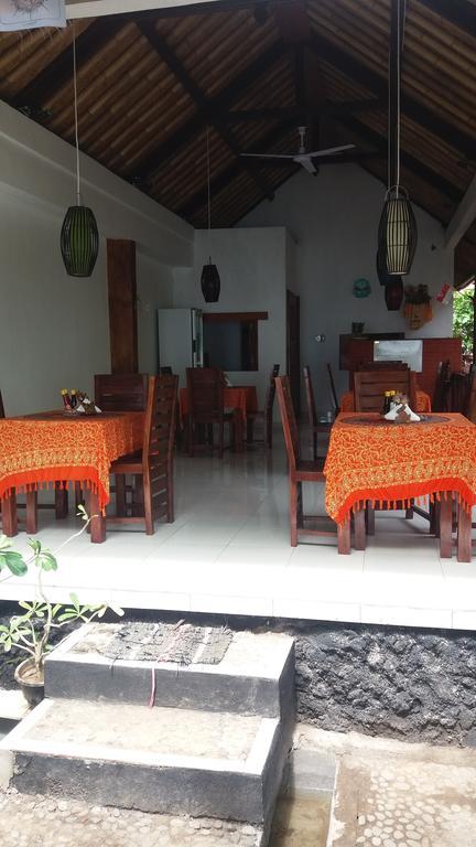 Beten Enjung Home Stay&Waroeng Amed Eksteriør billede