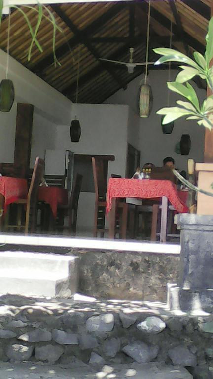Beten Enjung Home Stay&Waroeng Amed Eksteriør billede